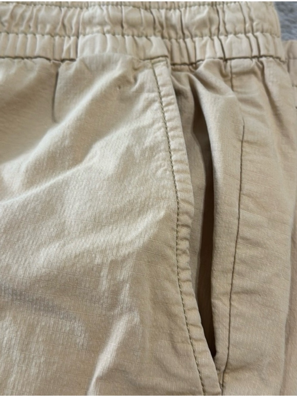 L.L. Bean Woman’s Pull on Ripstop Drawstring Khaki Ankle Pants - Picture 5 of 11